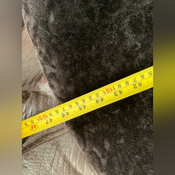 Elegant and Warm Genuine Fur & Lambskin Coat – Size M (Fits S) - Picture 13 of 13